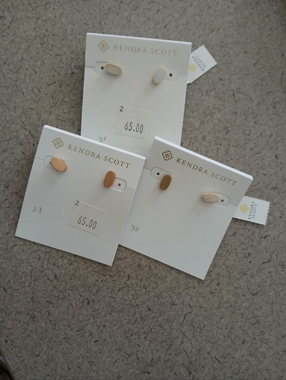 Kendra Scott Oval Stud Earrings in Cream and Peach Gold